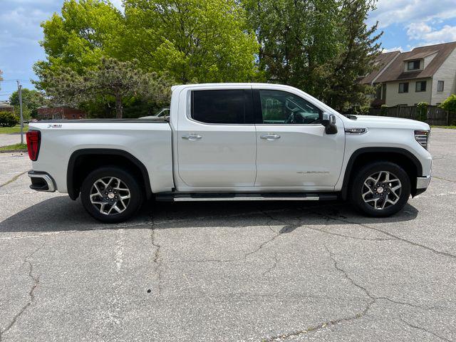 2022 GMC Sierra 1500 4WD Crew Cab Short Box SLT