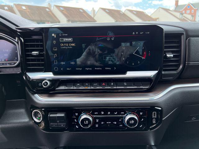 2022 GMC Sierra 1500 4WD Crew Cab Short Box SLT