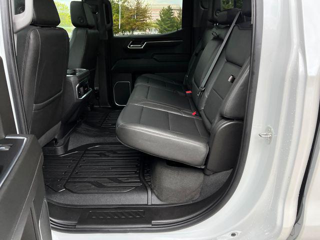 2022 GMC Sierra 1500 4WD Crew Cab Short Box SLT