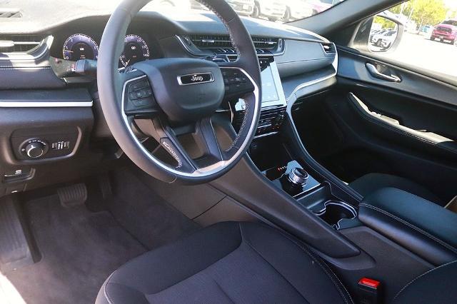 2024 Jeep Grand Cherokee Laredo 4x4