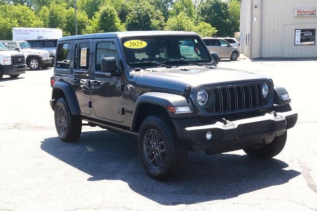 2025 Jeep Wrangler 4-Door Summit 4x4