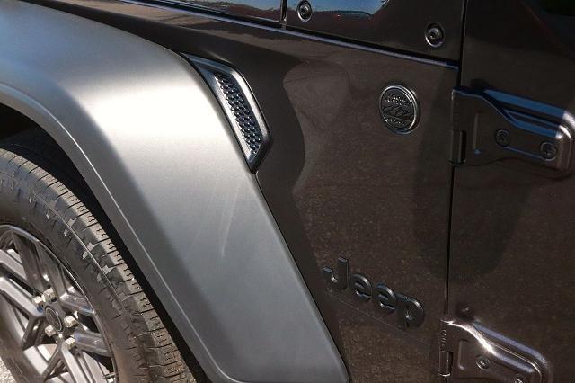 2025 Jeep Wrangler 4-Door Summit 4x4