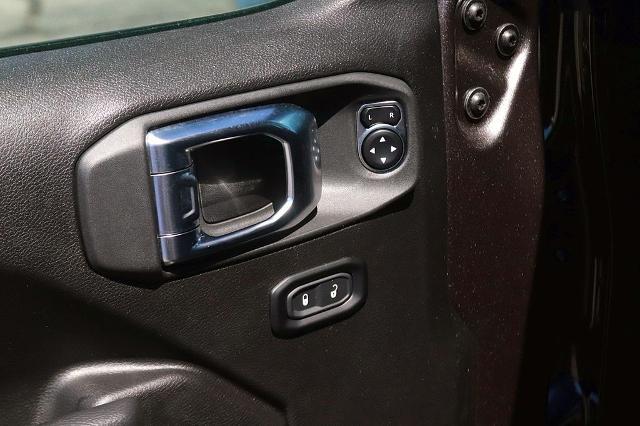 2025 Jeep Wrangler 4-Door Summit 4x4