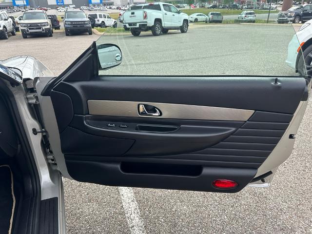 2004 Ford Thunderbird Deluxe