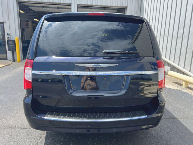 2011 Chrysler Town & Country Touring-L