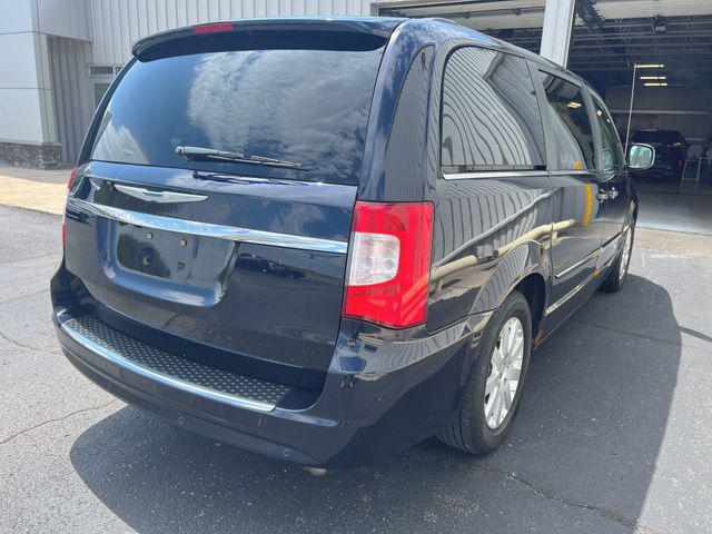 2011 Chrysler Town & Country Touring-L