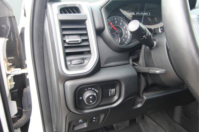 2020 Ram 1500 Big Horn Crew Cab 4x4 5'7" Box