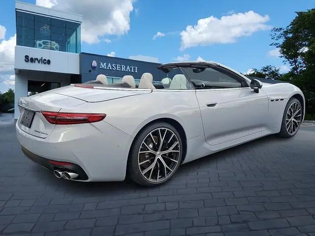 2026 Maserati GranCabrio Standard