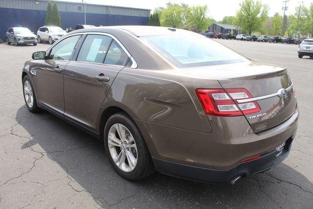 2015 Ford Taurus SE