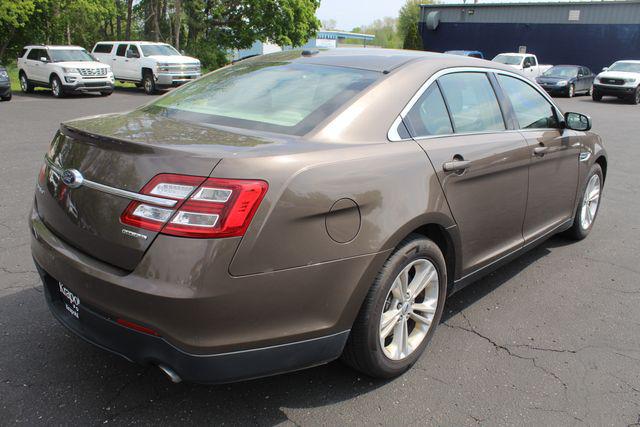 2015 Ford Taurus SE