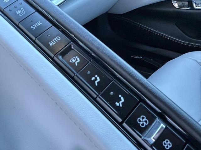 2025 Chevrolet Corvette Stingray RWD Coupe 3LT