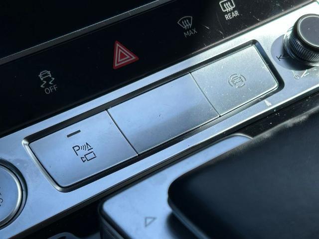 2019 Audi e-tron Premium Plus