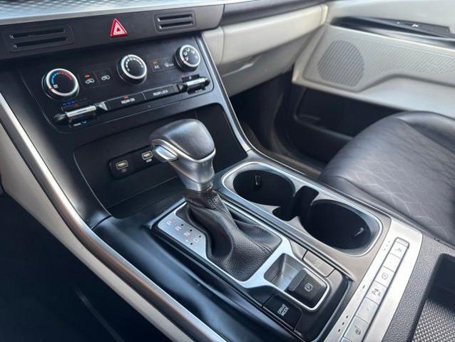 2023 Kia Carnival MPV LX Seat Package