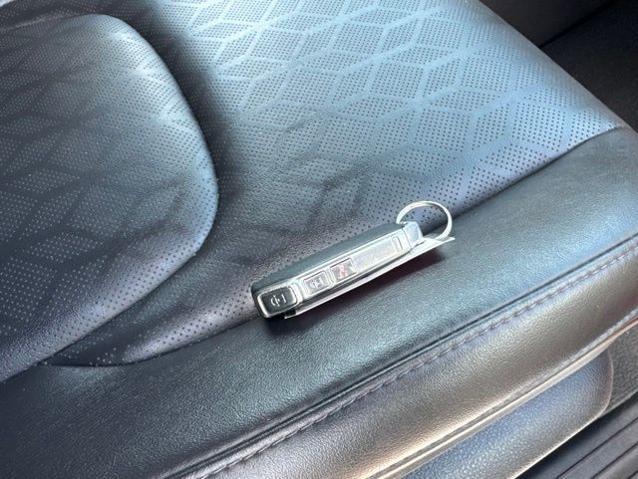 2023 Kia Carnival MPV LX Seat Package