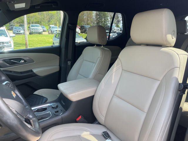 2023 Chevrolet Traverse AWD LT Leather