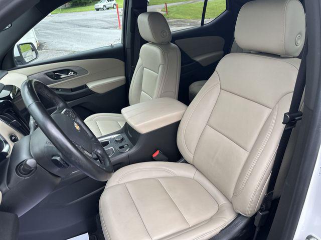 2023 Chevrolet Traverse AWD LT Leather