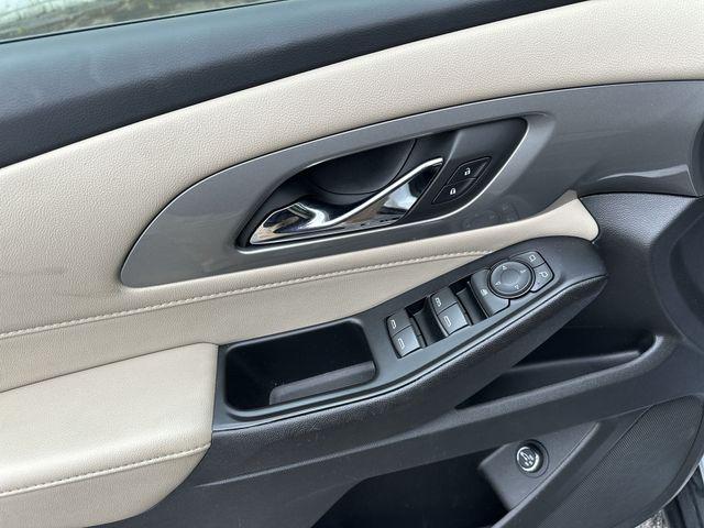 2023 Chevrolet Traverse AWD LT Leather