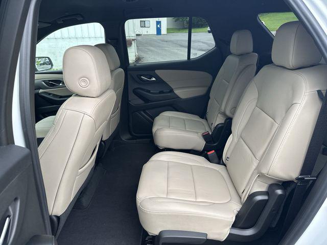 2023 Chevrolet Traverse AWD LT Leather