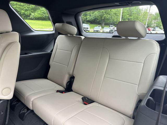 2023 Chevrolet Traverse AWD LT Leather
