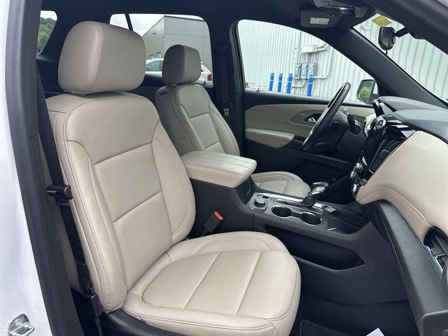 2023 Chevrolet Traverse AWD LT Leather