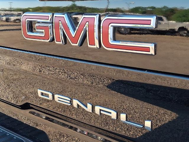 2022 GMC Sierra 2500HD 4WD Crew Cab Standard Bed Denali