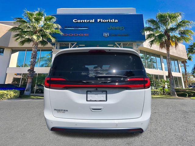 2027 Chrysler Pacifica Select