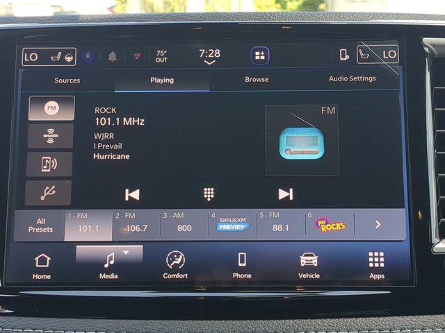 2027 Chrysler Pacifica Select