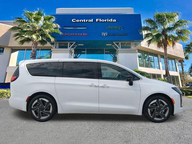 2027 Chrysler Pacifica Limited
