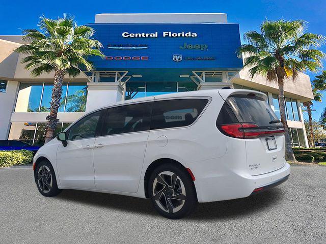 2027 Chrysler Pacifica Limited