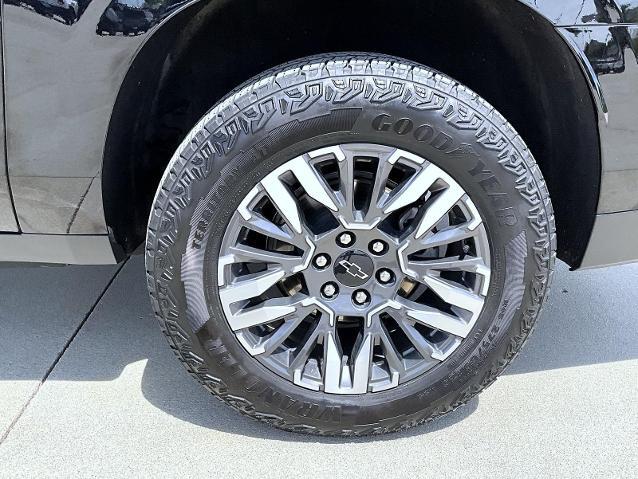 2025 Chevrolet Suburban 4WD Z71