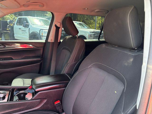 2023 Jeep Grand Cherokee L Laredo 4x4
