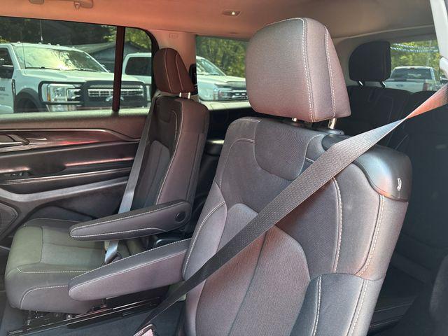 2023 Jeep Grand Cherokee L Laredo 4x4