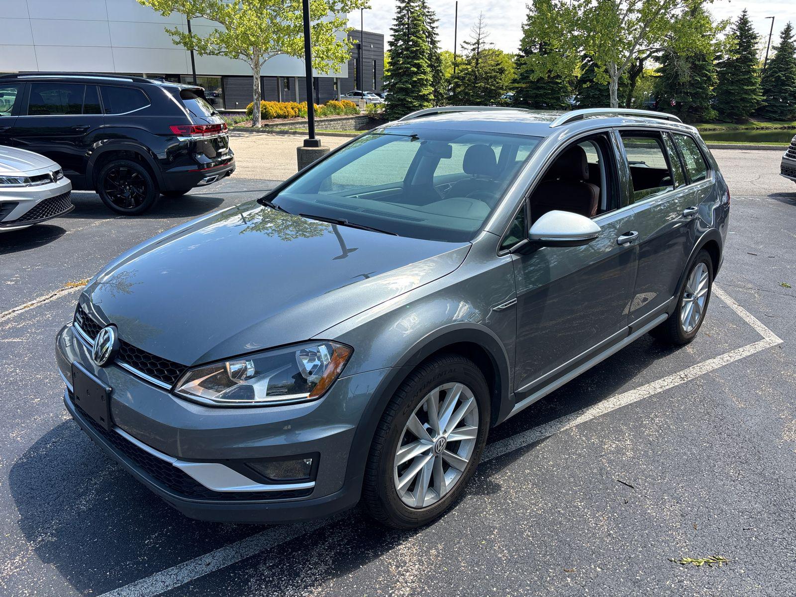 /2017 Volkswagen Golf-Alltrack