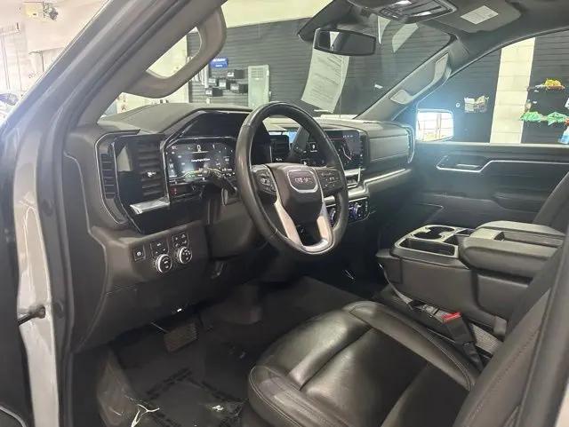 2025 GMC Sierra 1500 4WD Crew Cab Short Box SLT