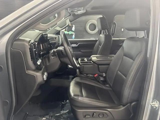 2025 GMC Sierra 1500 4WD Crew Cab Short Box SLT