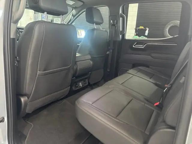 2025 GMC Sierra 1500 4WD Crew Cab Short Box SLT