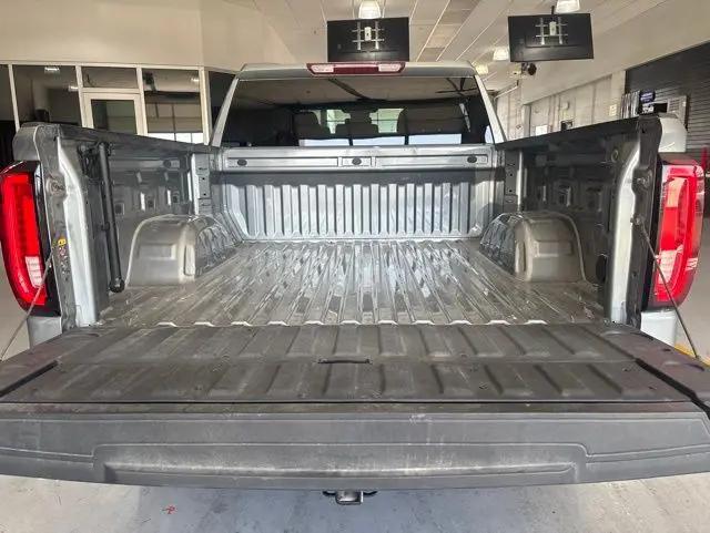 2025 GMC Sierra 1500 4WD Crew Cab Short Box SLT