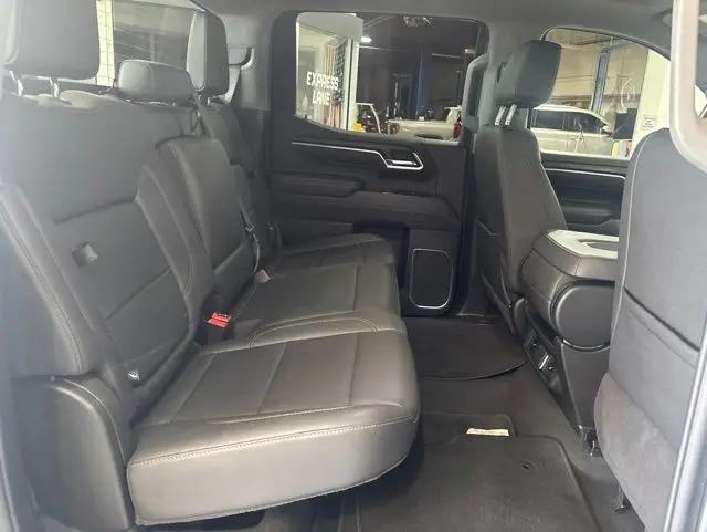2025 GMC Sierra 1500 4WD Crew Cab Short Box SLT