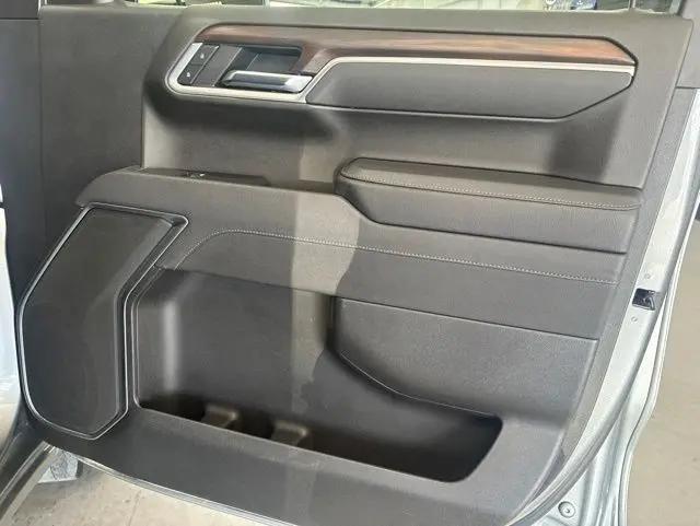 2025 GMC Sierra 1500 4WD Crew Cab Short Box SLT