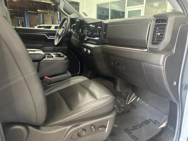 2025 GMC Sierra 1500 4WD Crew Cab Short Box SLT