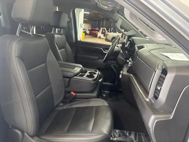 2025 GMC Sierra 1500 4WD Crew Cab Short Box SLT