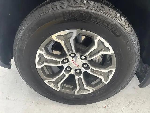 2025 GMC Sierra 1500 4WD Crew Cab Short Box SLT