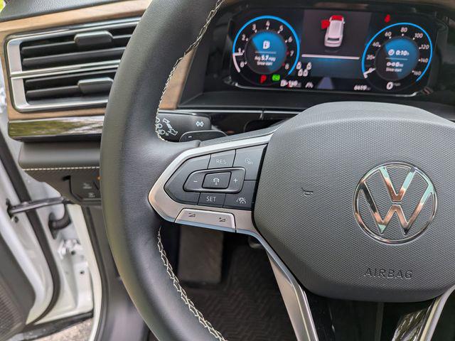 2026 Volkswagen Atlas SE with Technology