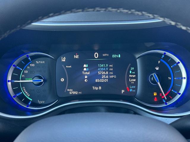 2024 Chrysler Pacifica Hybrid Select