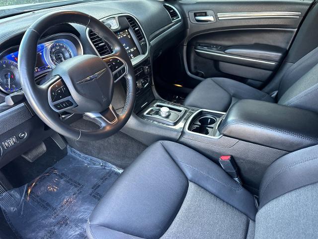 2022 Chrysler 300 Touring