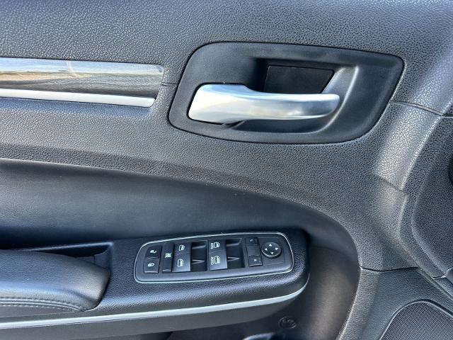 2022 Chrysler 300 Touring
