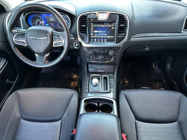 2022 Chrysler 300 Touring