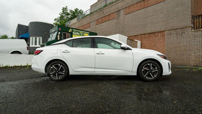 2024 Nissan Sentra SV Xtronic CVT