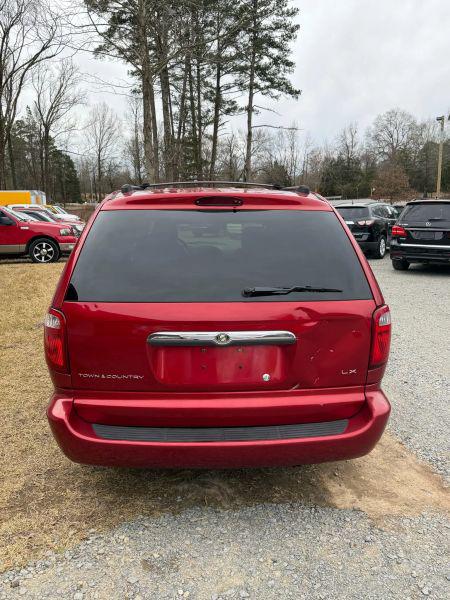 2004 Chrysler Town & Country LX
