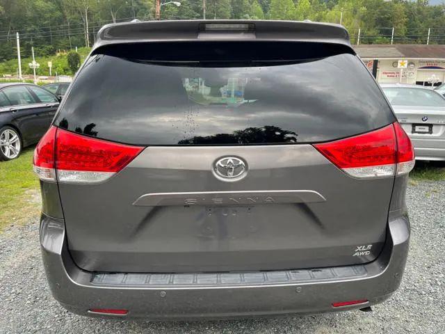 2011 Toyota Sienna XLE
